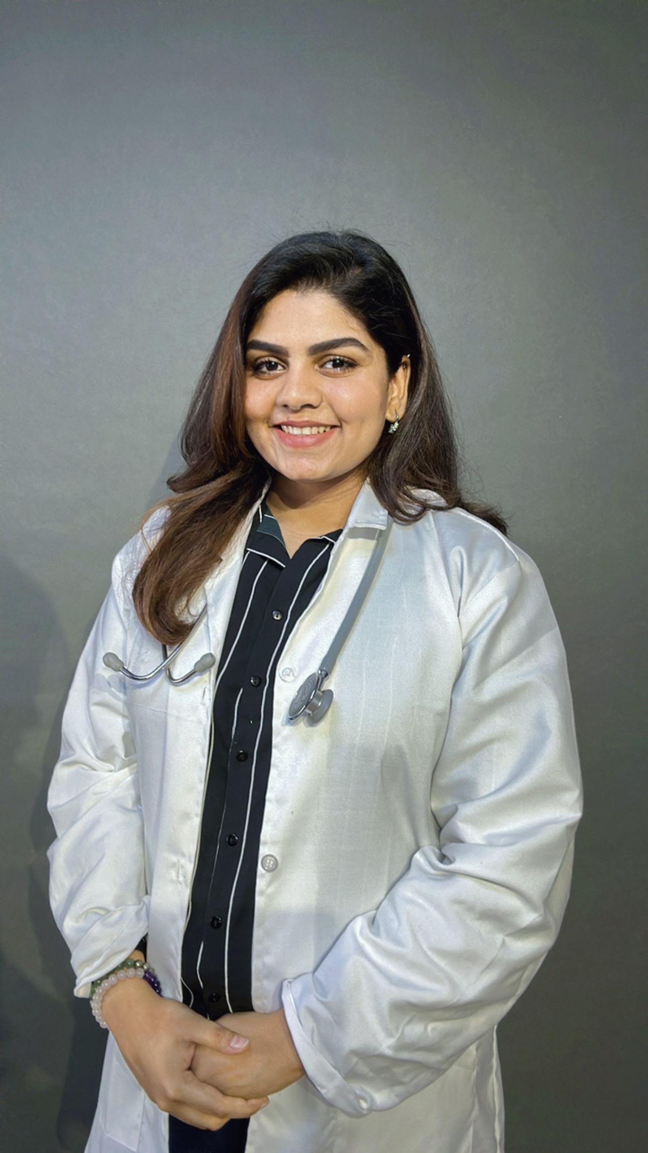 Dr.Niki BAMS .jpg